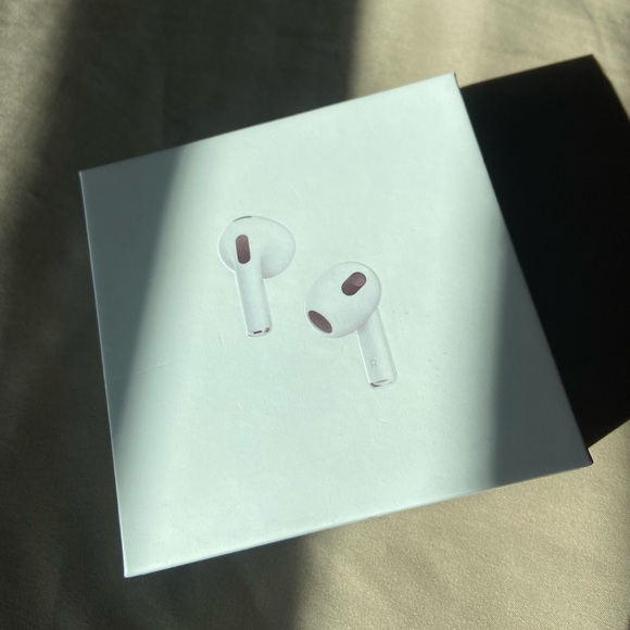 Apple White Earbud Headphones